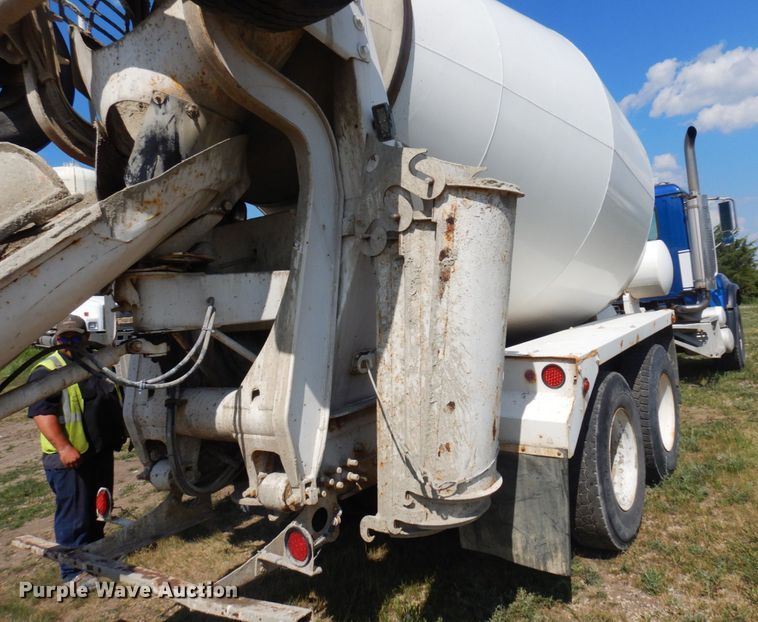 image for item MF9641 2005 Mack CV513  ready mix truck