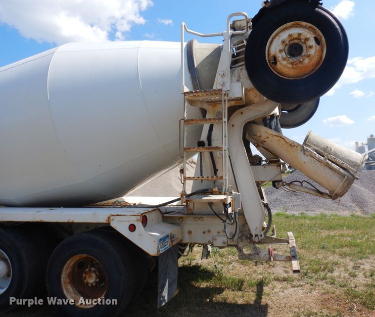 image for item MF9641 2005 Mack CV513  ready mix truck