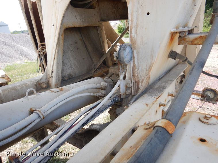 image for item MF9641 2005 Mack CV513  ready mix truck