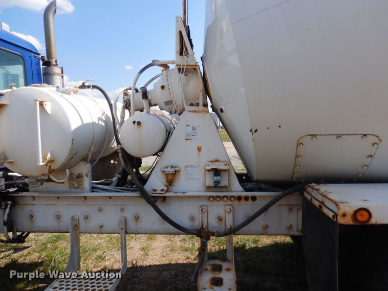 image for item MF9641 2005 Mack CV513  ready mix truck