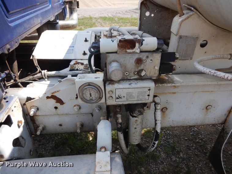 image for item MF9641 2005 Mack CV513  ready mix truck