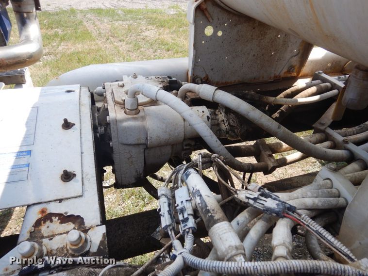 image for item MF9641 2005 Mack CV513  ready mix truck