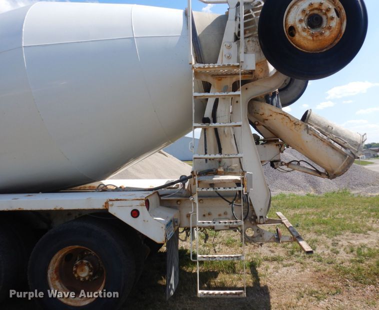 image for item MF9641 2005 Mack CV513  ready mix truck