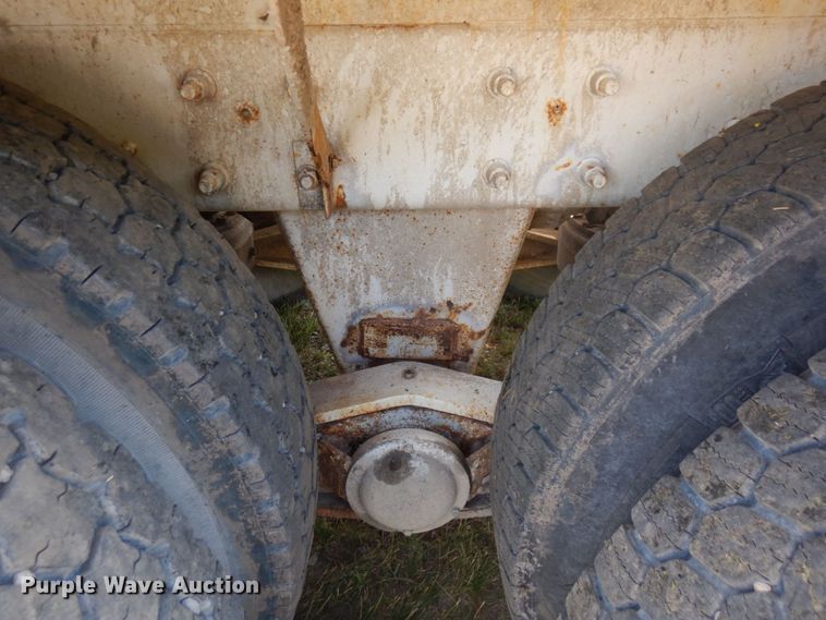 image for item MF9641 2005 Mack CV513  ready mix truck