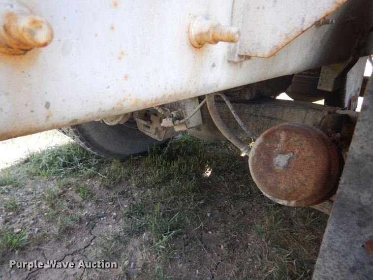 image for item MF9641 2005 Mack CV513  ready mix truck