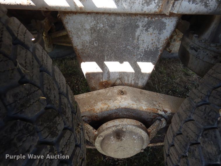 image for item MF9641 2005 Mack CV513  ready mix truck