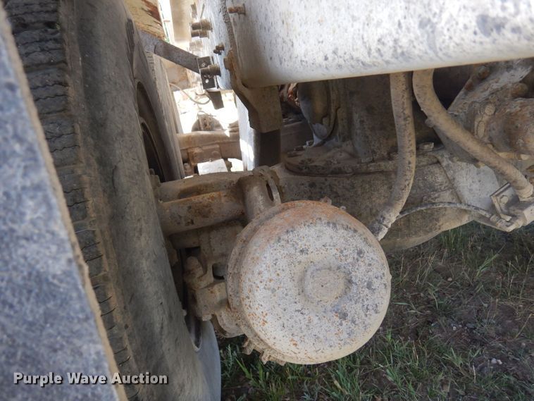 image for item MF9641 2005 Mack CV513  ready mix truck