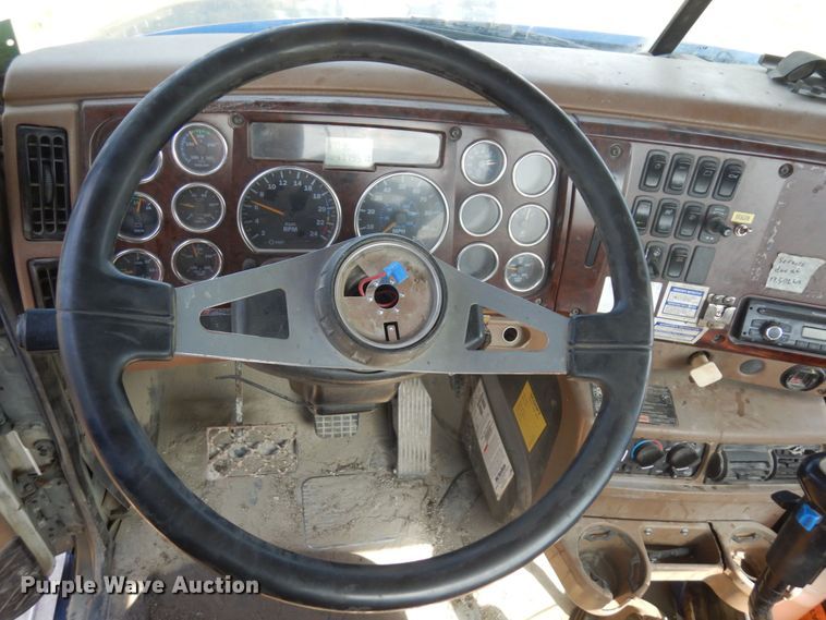 image for item MF9641 2005 Mack CV513  ready mix truck