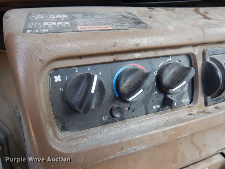 image for item MF9641 2005 Mack CV513  ready mix truck