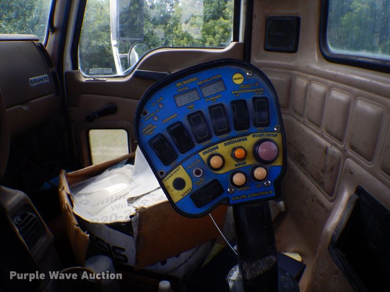 image for item MF9641 2005 Mack CV513  ready mix truck