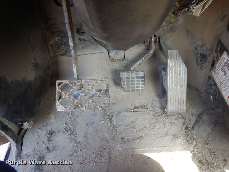 image for item MF9641 2005 Mack CV513  ready mix truck