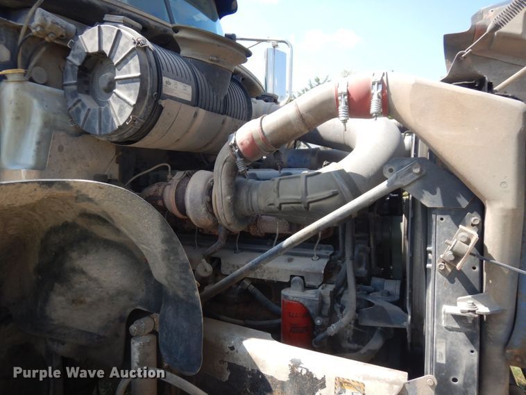 image for item MF9641 2005 Mack CV513  ready mix truck