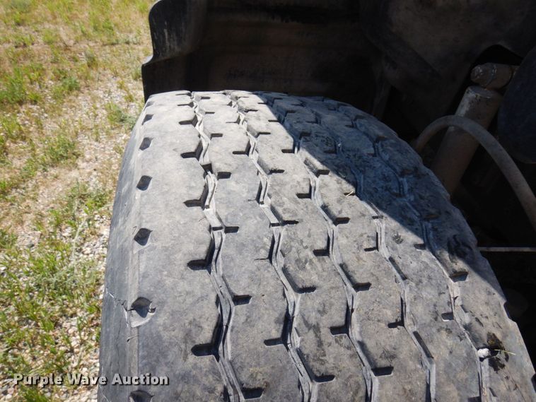 image for item MF9641 2005 Mack CV513  ready mix truck