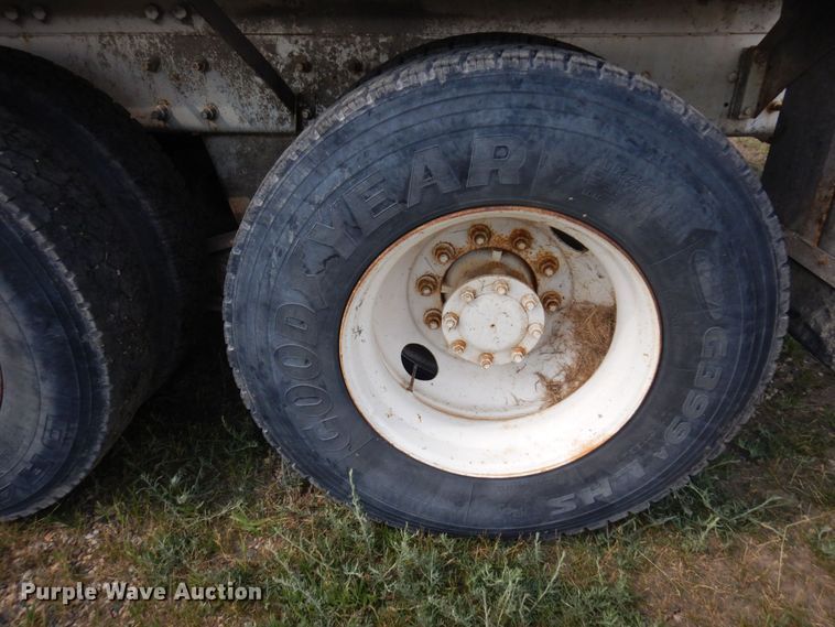 image for item MF9641 2005 Mack CV513  ready mix truck