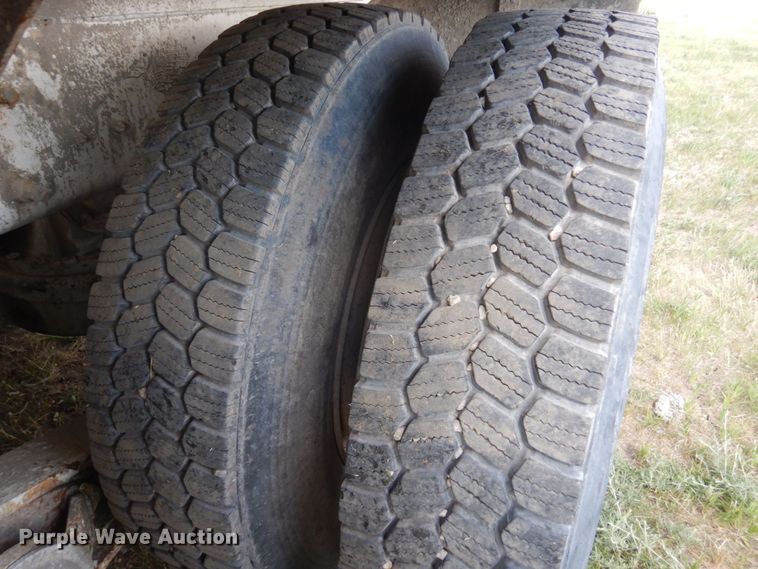 image for item MF9641 2005 Mack CV513  ready mix truck