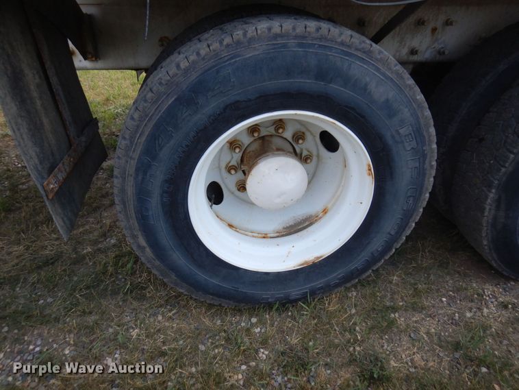 image for item MF9641 2005 Mack CV513  ready mix truck