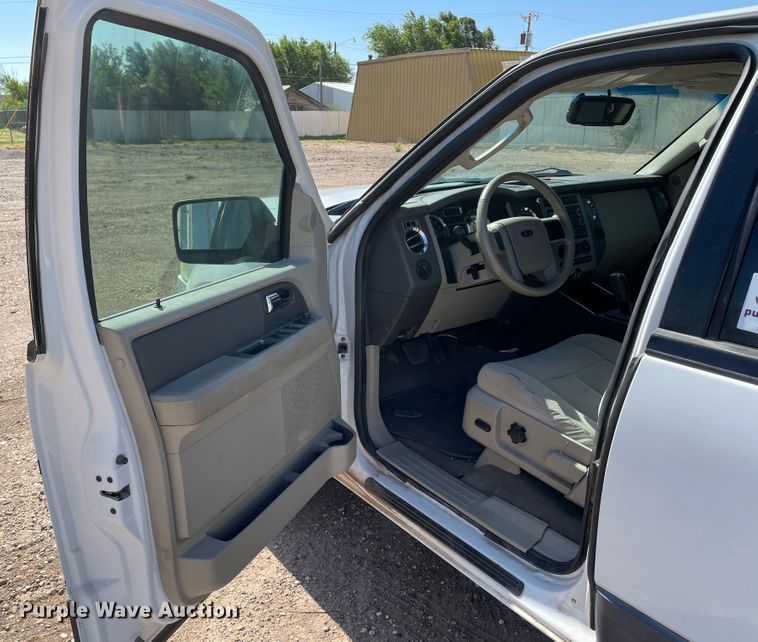 image for item DJ5223 2011 Ford Expedition  SUV