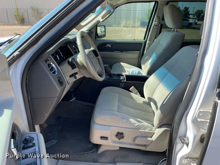 image for item DJ5223 2011 Ford Expedition  SUV