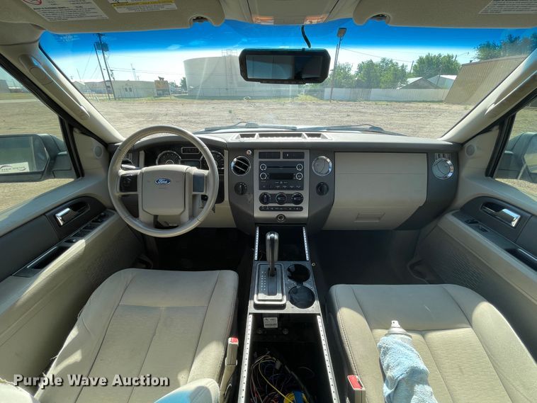image for item DJ5223 2011 Ford Expedition  SUV