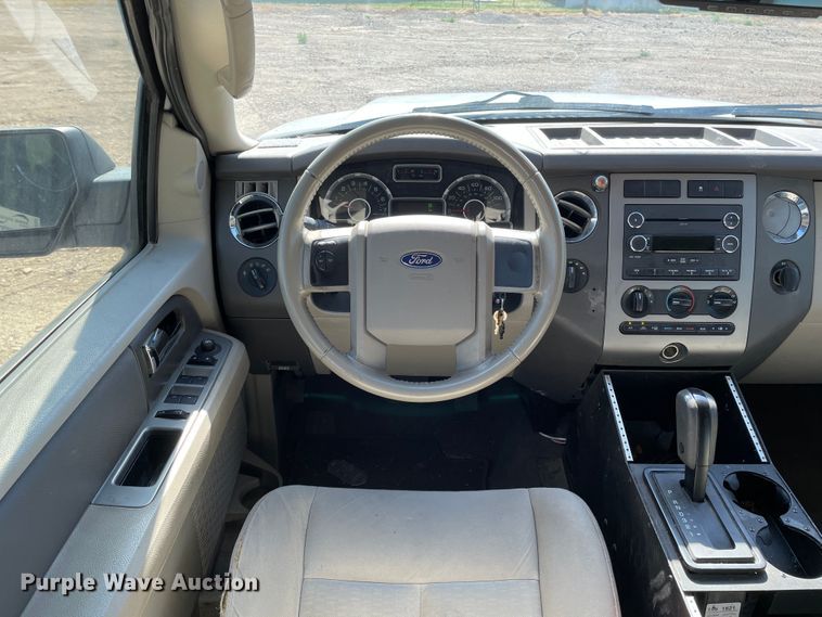 image for item DJ5223 2011 Ford Expedition  SUV
