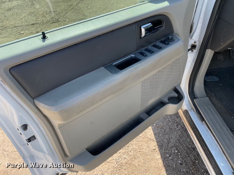 image for item DJ5223 2011 Ford Expedition  SUV