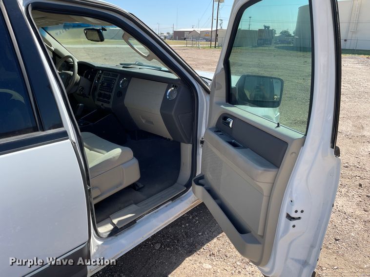 image for item DJ5223 2011 Ford Expedition  SUV