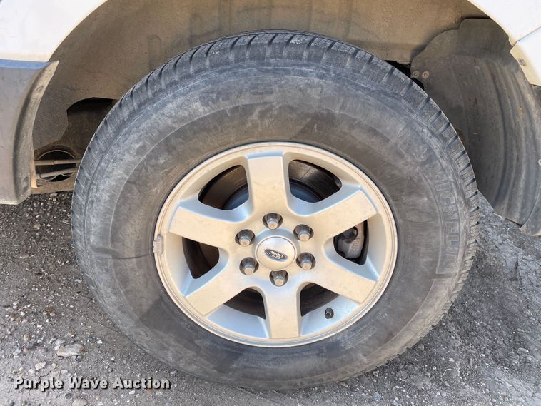 image for item DJ5223 2011 Ford Expedition  SUV