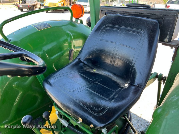 image for item DJ7663 John Deere 950  tractor