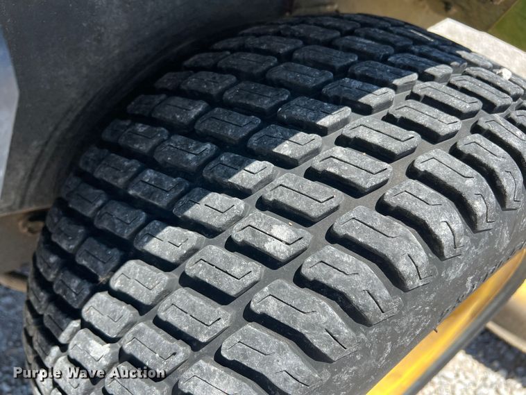 image for item DJ7664 John Deere F911  lawn mower