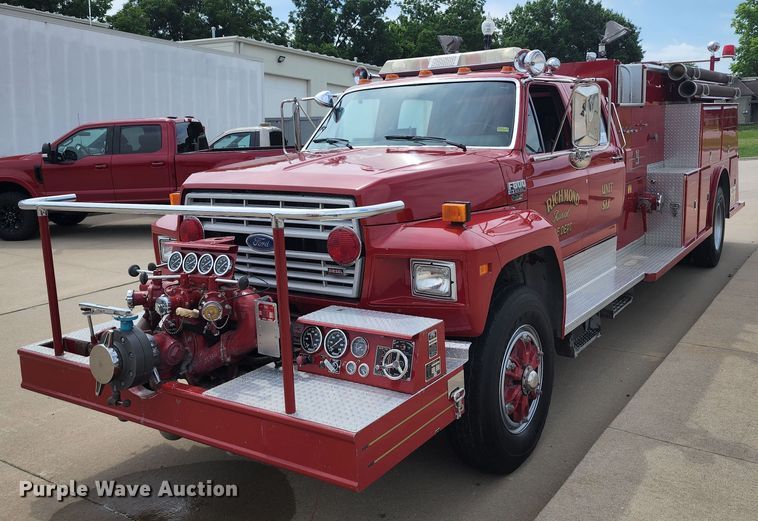 image for item DL6575 1990 Ford F800  fire truck
