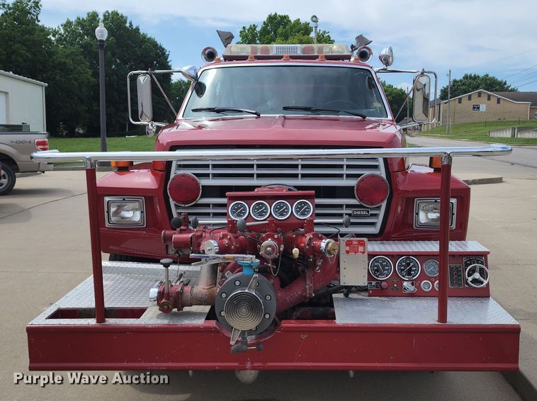 image for item DL6575 1990 Ford F800  fire truck