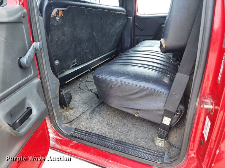 image for item DL6575 1990 Ford F800  fire truck