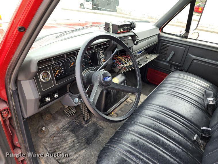 image for item DL6575 1990 Ford F800  fire truck