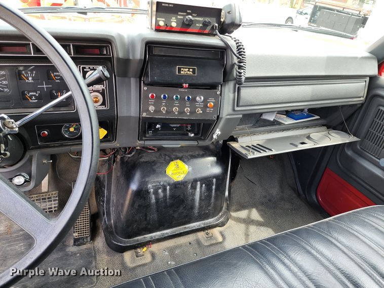 image for item DL6575 1990 Ford F800  fire truck