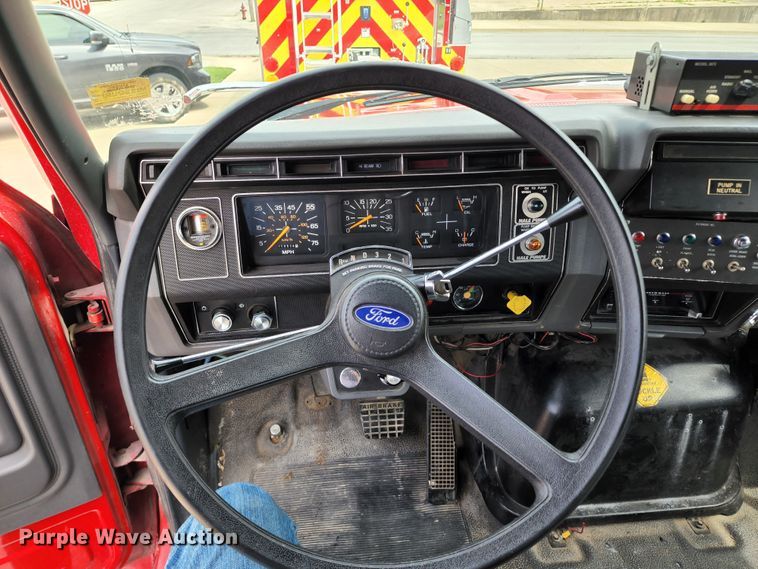 image for item DL6575 1990 Ford F800  fire truck