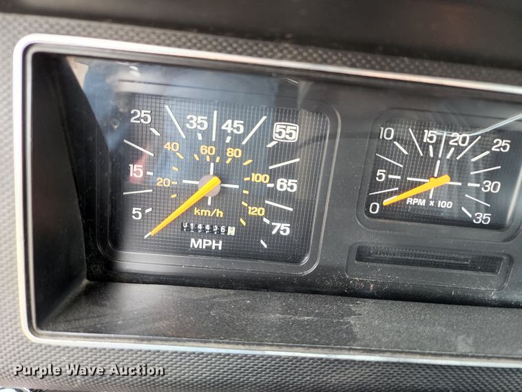 image for item DL6575 1990 Ford F800  fire truck