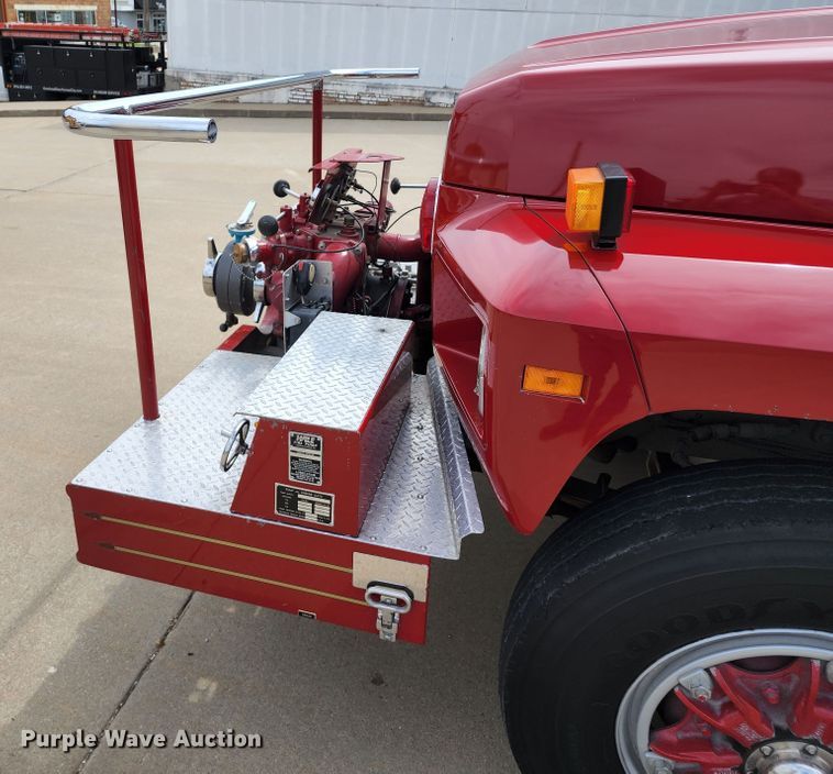 image for item DL6575 1990 Ford F800  fire truck