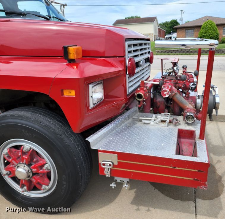 image for item DL6575 1990 Ford F800  fire truck