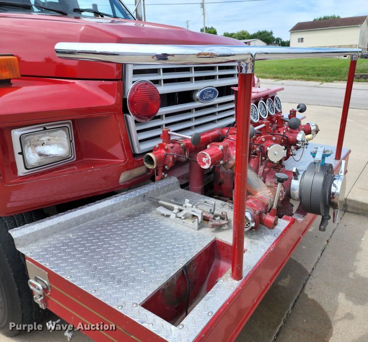 image for item DL6575 1990 Ford F800  fire truck