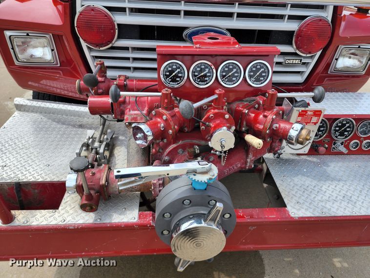 image for item DL6575 1990 Ford F800  fire truck