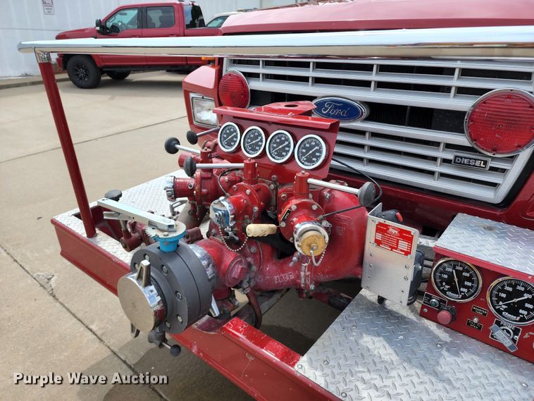 image for item DL6575 1990 Ford F800  fire truck