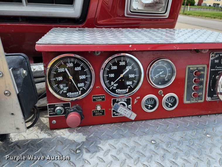 image for item DL6575 1990 Ford F800  fire truck