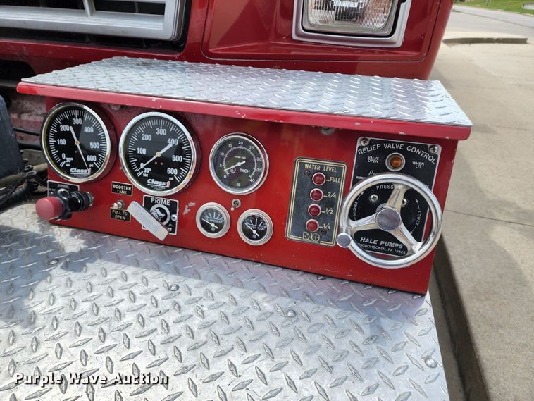 image for item DL6575 1990 Ford F800  fire truck