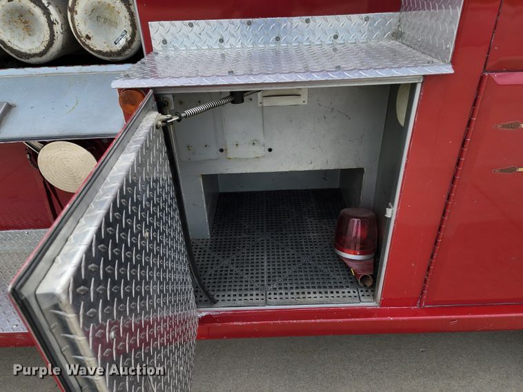 image for item DL6575 1990 Ford F800  fire truck