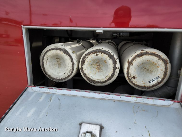 image for item DL6575 1990 Ford F800  fire truck