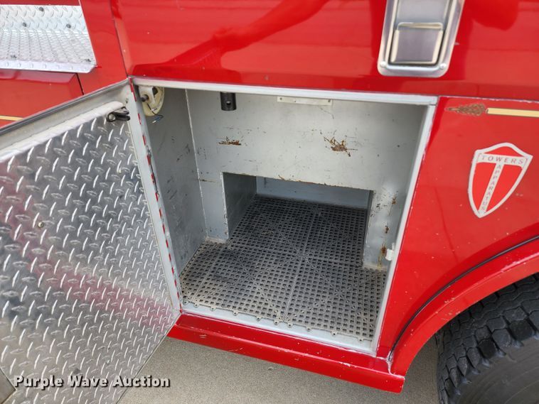 image for item DL6575 1990 Ford F800  fire truck