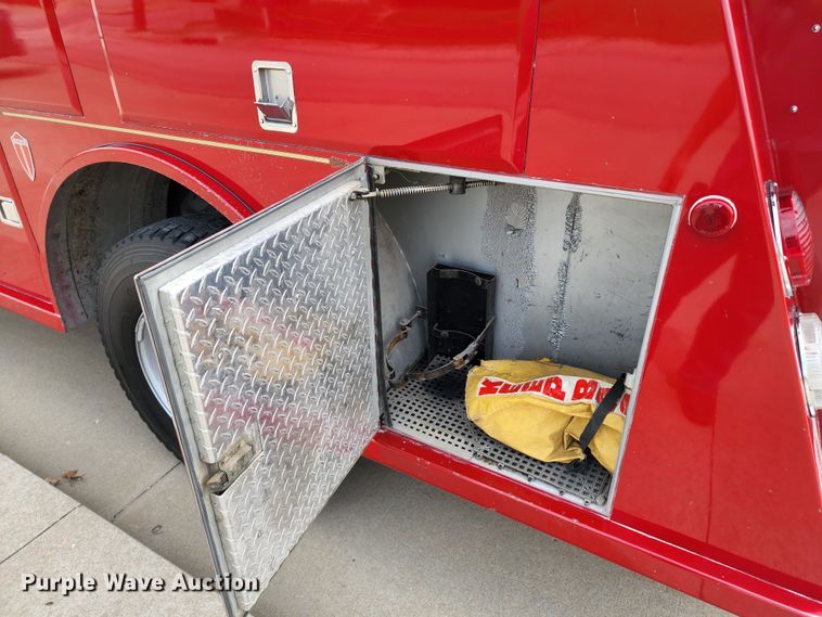 image for item DL6575 1990 Ford F800  fire truck