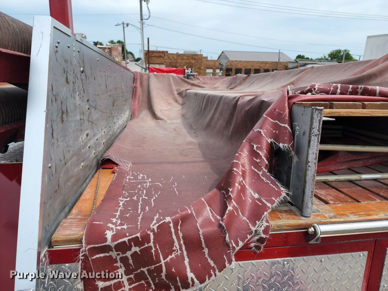 image for item DL6575 1990 Ford F800  fire truck