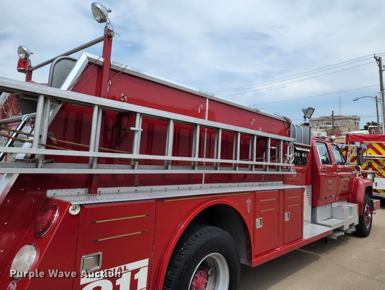image for item DL6575 1990 Ford F800  fire truck