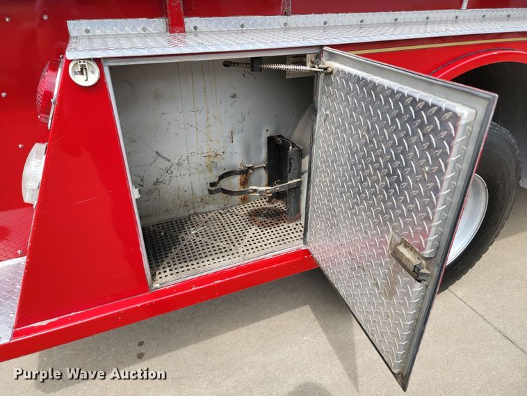 image for item DL6575 1990 Ford F800  fire truck